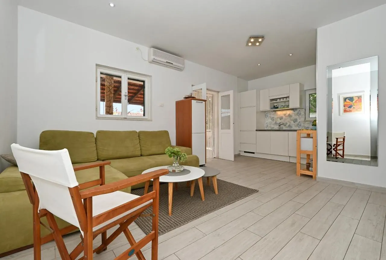 Apartments By The Sea Seget Vranjica, Trogir - 10438 Seget Donji