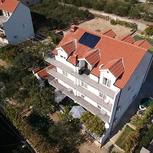 3* Gostinjska kuća Milic***